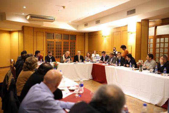 82637-funcionarios-de-las-carteras-de-produccion-del-norte-grande-articulan-gestiones-para-normalizar-el-abastecimiento-de-gasoil