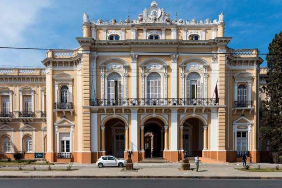 78221-la-ley-de-emergencia-turistica-obtuvo-sancion-completa-en-la-legislatura-provincial