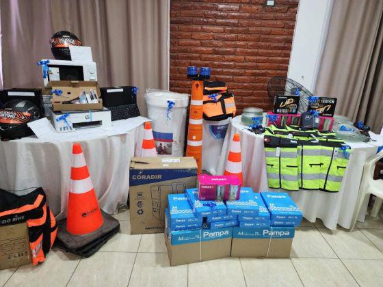 4838-dependencias-policiales-del-interior-recibieron-equipamiento-informatico-y-operativo