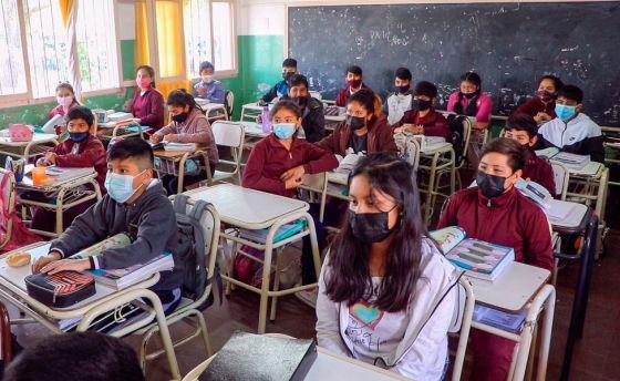 78594-desde-el-lunes-el-100-de-las-instituciones-educativas-de-salta-volveran-a-la-presencialidad-plena