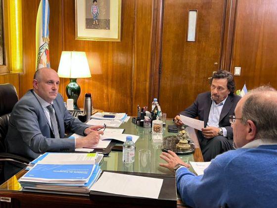 84317-las-terminales-de-guemes-de-salta-y-el-nodo-logistico-fueron-los-temas-tratados-por-saenz-y-el-ministro-guerrera