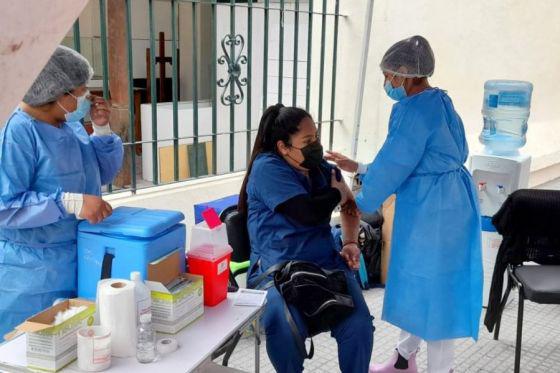 78065-el-fin-de-semana-se-administraron-alrededor-de-19-mil-vacunas-contra-covid-19