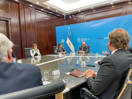 80798-saenz-acompanio-las-gestiones-de-la-minera-first-quantum-ante-nacion-para-ejecutar-el-proyecto-taca-taca