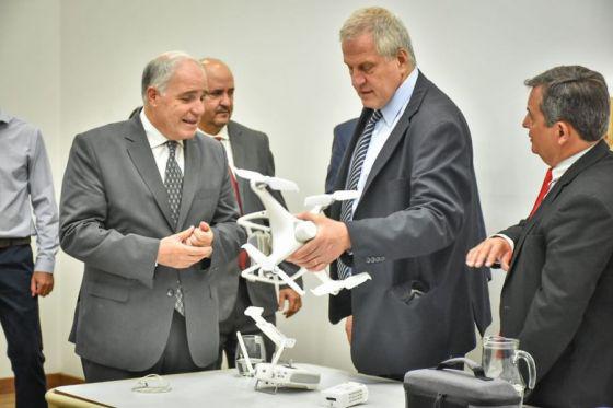 88904-siete-aulas-taller-moviles-inician-su-recorrido-por-toda-la-provincia