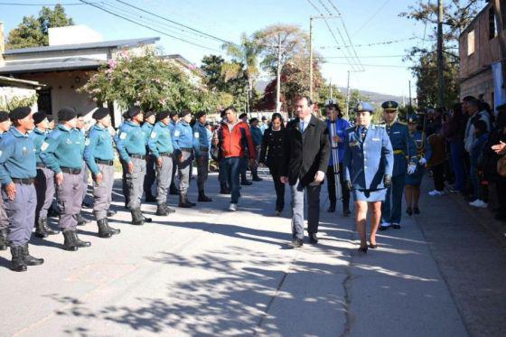 83109-cadetes-y-aspirantes-a-agentes-del-servicio-penitenciario-juraron-fidelidad-a-la-bandera