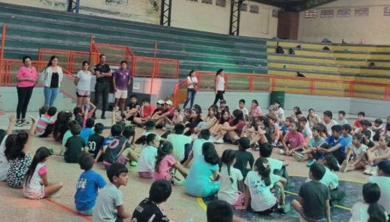 93962-mas-de-150-ninios-de-metan-aprendieron-sobre-la-importancia-de-una-vida-libre-de-drogas