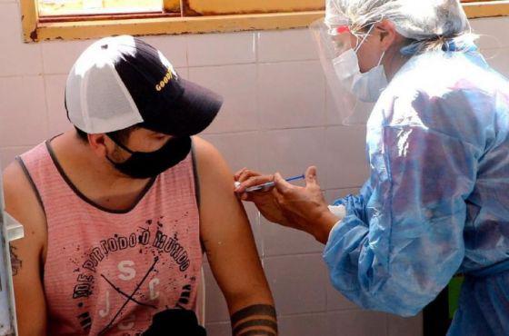 86950-mayores-de-18-anios-ya-pueden-recibir-la-quinta-dosis-de-la-vacuna-contra-covid-19-en-salta