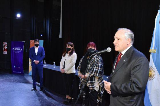 78015-salta-invierte-mas-de-63-millones-para-que-jovenes-terminen-estudios-superiores