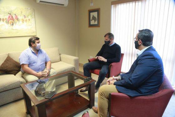 77865-fortalecen-las-acciones-preventivas-de-seguridad-para-taxis-y-remises