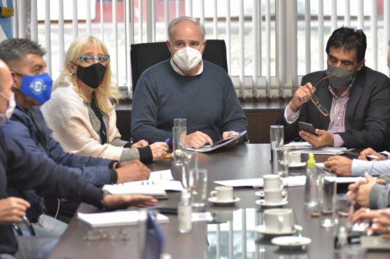 77750-paritarias-se-paso-a-cuarto-intermedio-para-maniana-la-mesa-de-negociacion