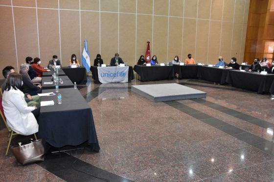 77483-unicef-y-el-gobierno-de-salta-inauguran-una-nueva-fase-de-trabajo-de-la-mesa-interministerial-de-primera-infancia