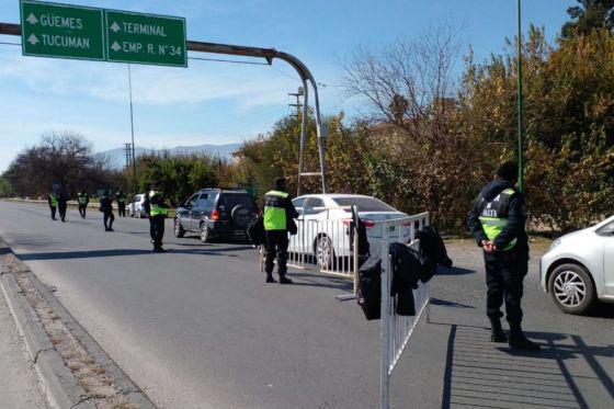 estrictos controles