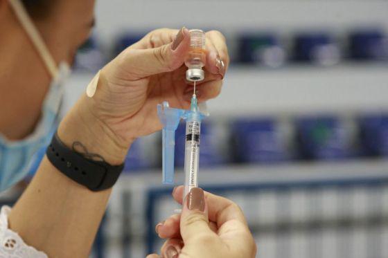 77381-el-fin-de-semana-se-administraron-mas-de-8-mil-dosis-contra-la-covid-19