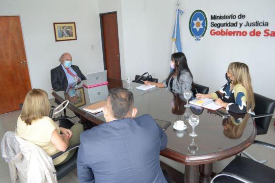 80357-potencian-la-articulacion-de-acciones-preventivas-y-de-seguridad-en-establecimientos-educativos