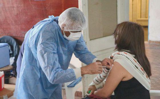 76403-ya-se-aplicaron-mas-de-350-mil-dosis-de-la-vacuna-contra-la-covid-19-en-la-provincia