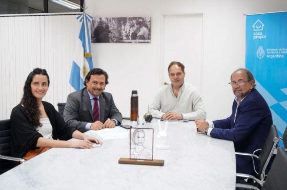 85746-saenz-se-reunio-con-el-secretario-de-habitat-de-nacion-para-avanzar-con-obras-para-salta