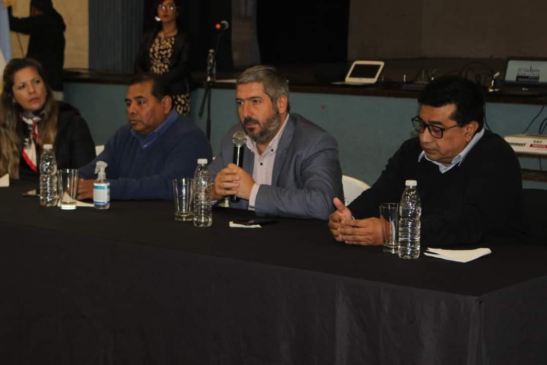 sacca en conferencia