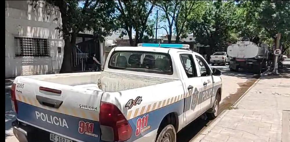 movil en comisaria metan