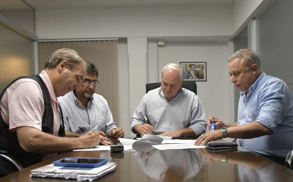 5868-el-gobierno-acordo-con-los-docentes-un-incremento-salarial-del-355-hasta-abril