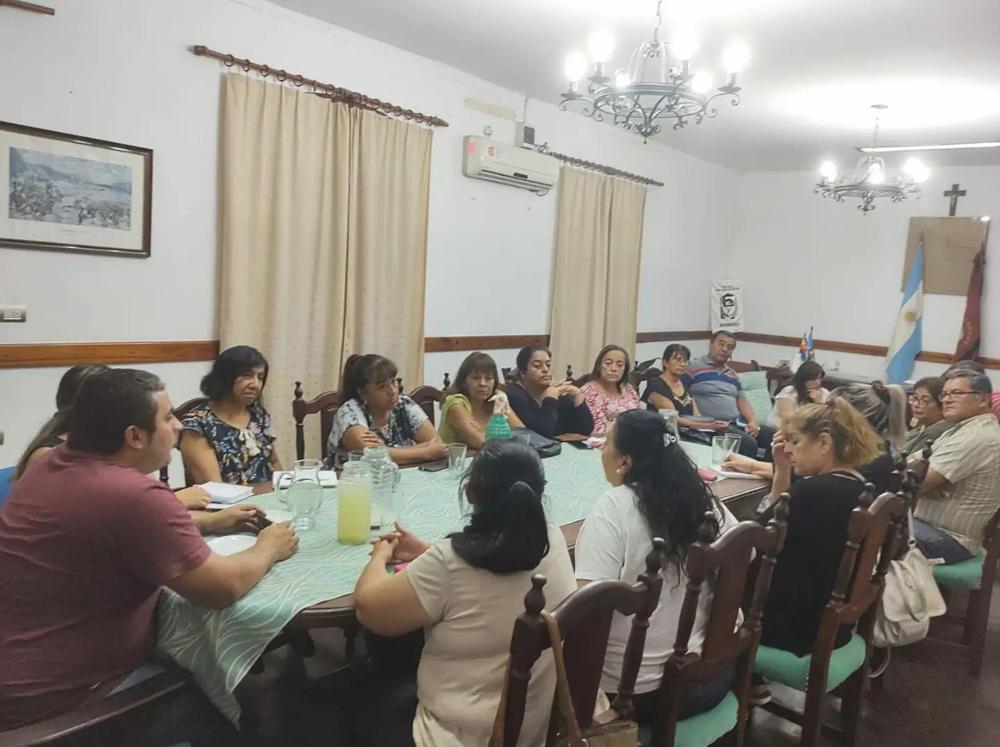 Reunion directores e Issa