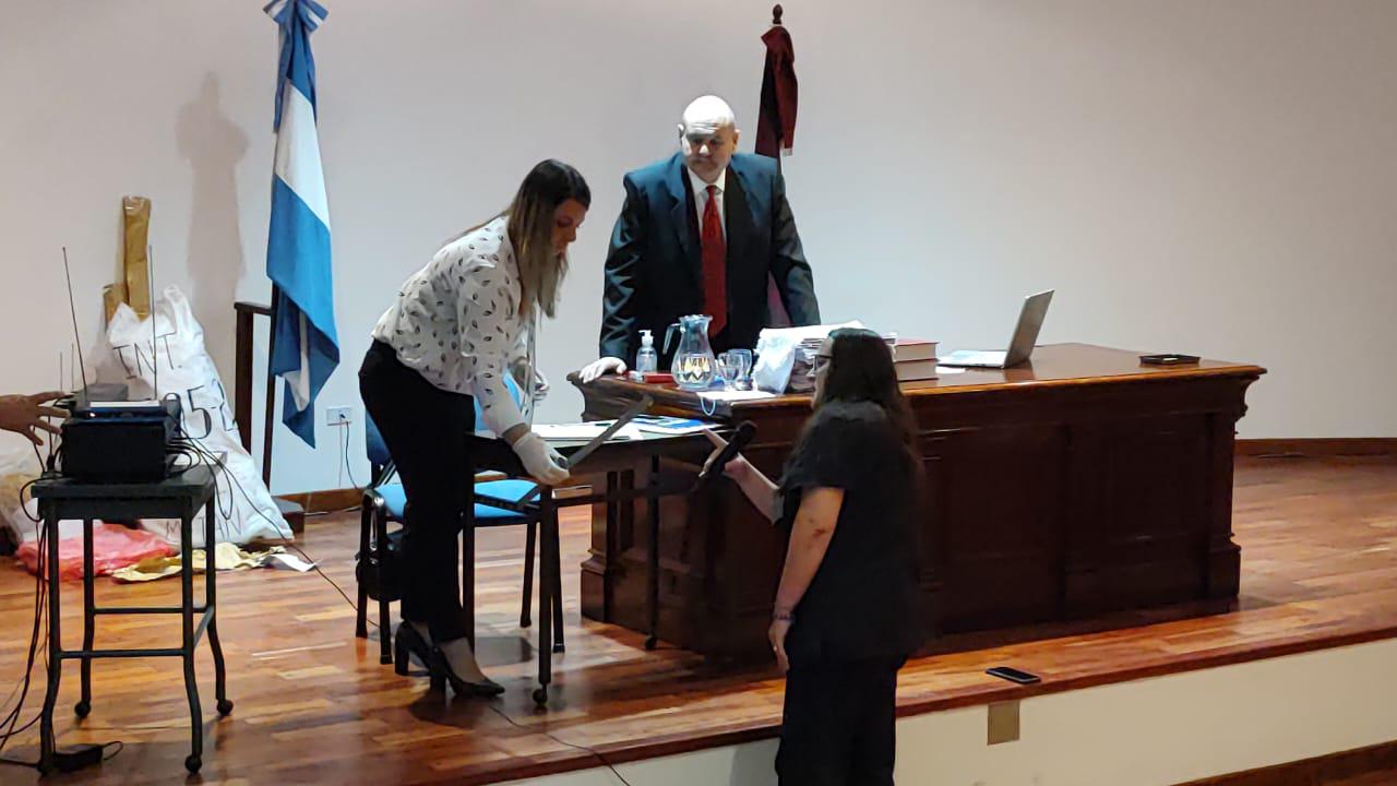 EXAMINA POSA CAÑA