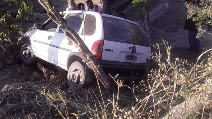 casi cae el auto