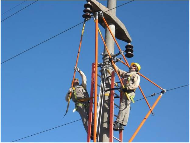 dia_del_trabajador_electrico.jpg_869080375