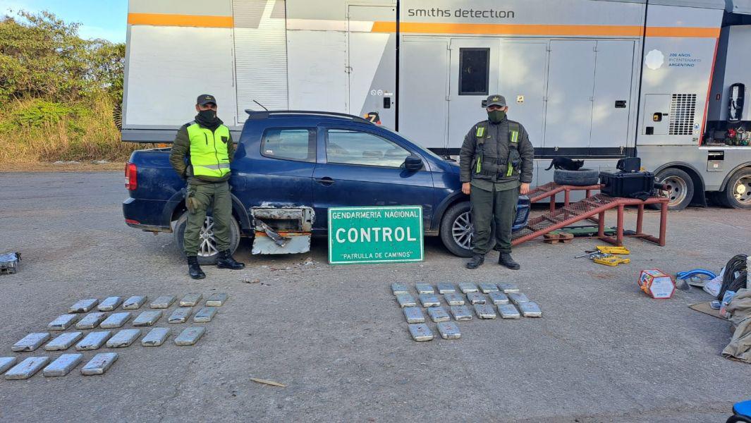 68252-secuestran-46-kilos-de-cocaina-en-un-vehiculo-en-el-naranjo