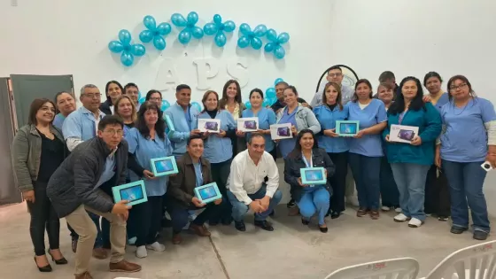 110499-el-gobierno-entrego-68-tablets-a-agentes-sanitarios-de-la-zona-este-provincial