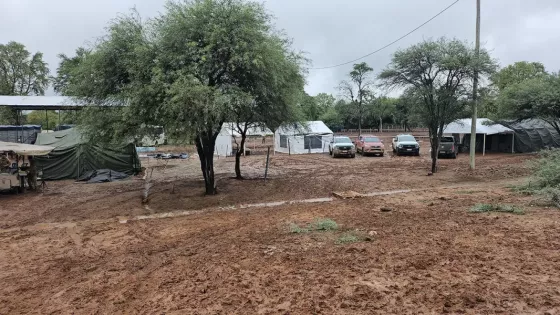 100600-rio-pilcomayo-el-gobierno-continua-el-traslado-preventivo-y-voluntario-de-personas-que-se-verian-afectadas-por-las-inundaciones-hay-un-campamento-base-central-en-el-rosado-20250316184317