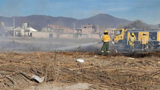 97204-defensa-civil-informa-sobre-el-extremo-riesgo-de-incendios-forestales-en-salta