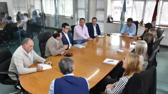 101161-el-gobierno-empresas-mineras-y-proveedores-trabajan-en-potenciar-y-jerarquizar-a-los-proveedores-mineros-gastronomicos