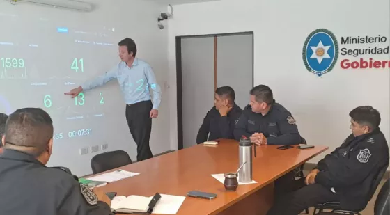 101611-con-tecnologia-aplicada-a-la-seguridad-se-auditara-en-tiempo-real-el-servicio-policial-en-calle