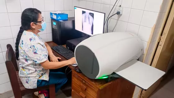 101454-digitalizaron-el-equipo-de-rayos-x-en-el-hospital-de-apolinario-saravia