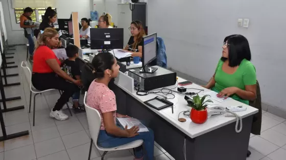 98454-falla-en-el-sistema-nacional-del-renaper-dificulta-tramites-de-dni-y-pasaporte-en-la-provincia