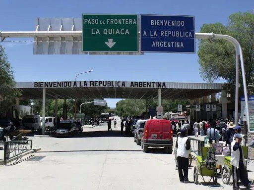 multimedia.miniatura.994c91d9c49bc18e.66726f6e746572615f6d696e6961747572612e6a7067