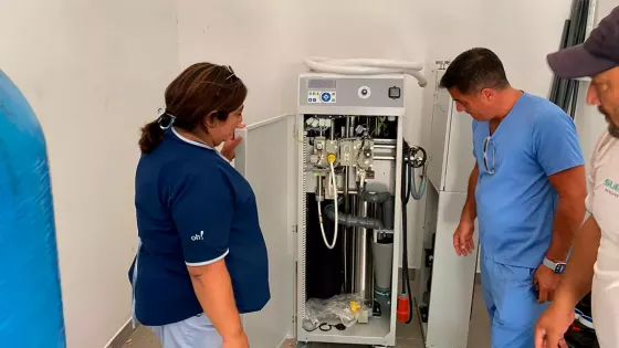 100019-inicio-el-montaje-de-equipos-para-el-centro-de-dialisis-en-joaquin-v-gonzalez