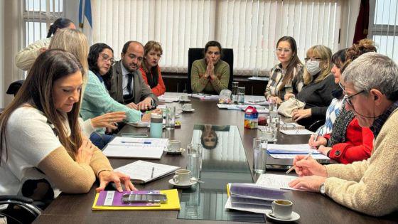 96674-problematicas-adolescentes-conforman-una-mesa-interministerial-de-prevencion-y-concientizacion