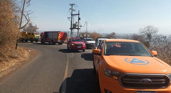 92178-bomberos-y-brigadistas-de-la-provincia-controlaron-el-incendio-en-el-cerro-san-bernardo-20231003204304