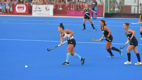 10236-mas-de-2500-saltenios-disfrutaron-de-la-presencia-de-las-leonas-en-salta