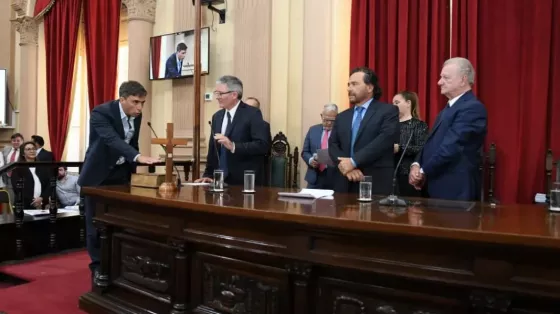 16320-con-la-presencia-del-gobernador-saenz-asumieron-los-legisladores-provinciales-electos-en-mayo-20251124162243