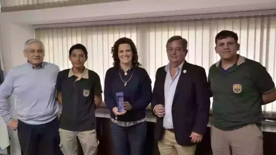 101585-estudiantes-saltenios-fueron-premiados-en-francia