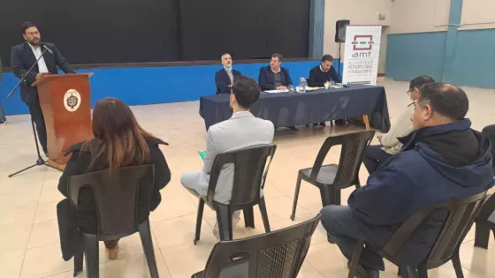 103787-se-realizo-en-el-galpon-la-audiencia-publica-por-la-readecuacion-tarifaria-para-el-transporte-interior