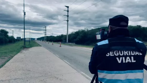 105543-seguridad-vial-intensifica-los-controles-de-velocidad-con-cinemometros-moviles