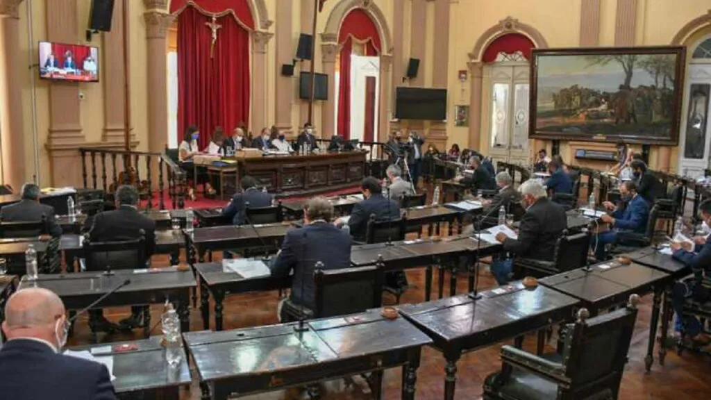 1741_0_senado-salta-1024x576