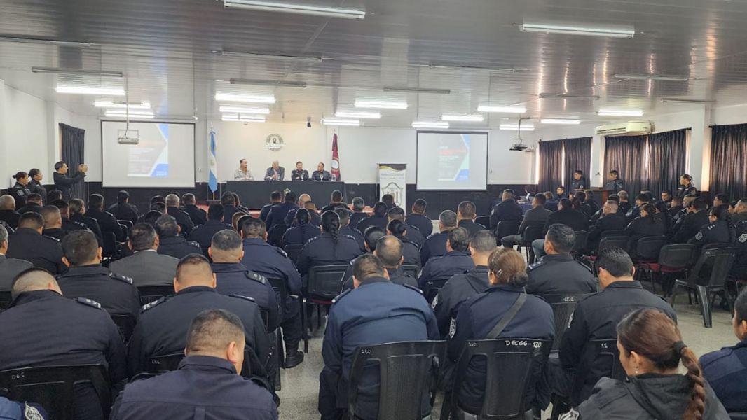 13734-la-policia-de-salta-presento-el-diagnostico-estrategico-institucional