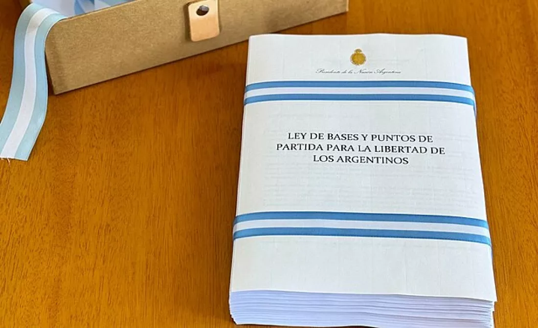 la-ley-bases-y-el-paquete-fiscal-ingresaron-al-senado