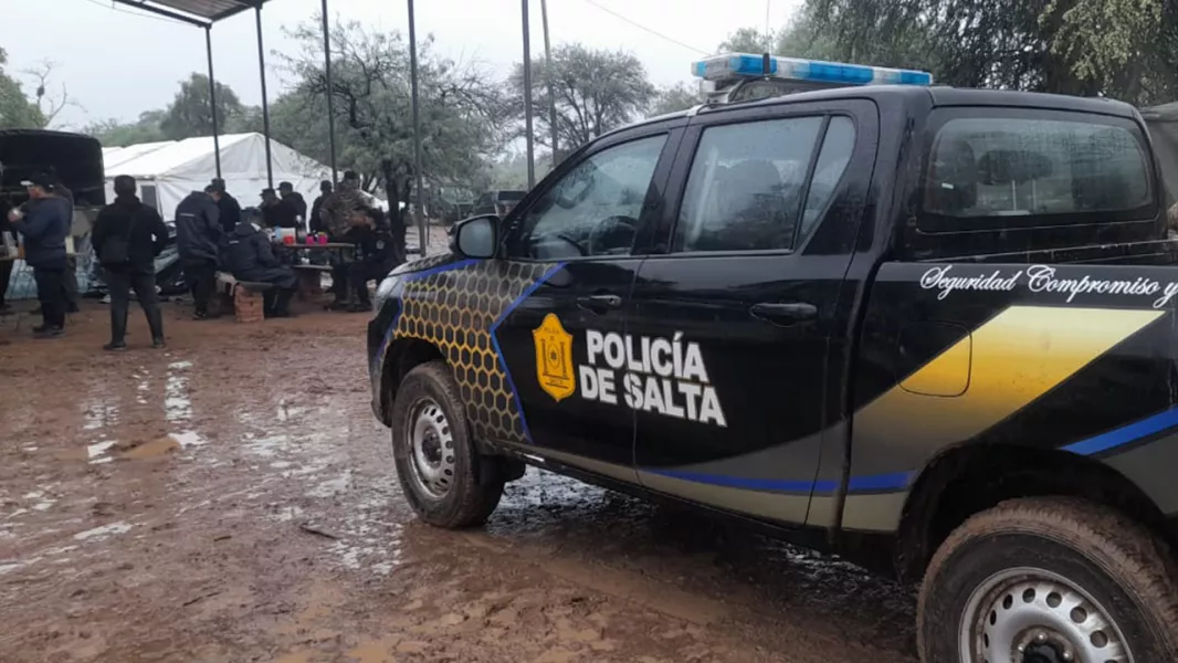 16423-continua-el-traslado-preventido-ante-eventual-pico-del-rio-pilcomayo-20250316181708