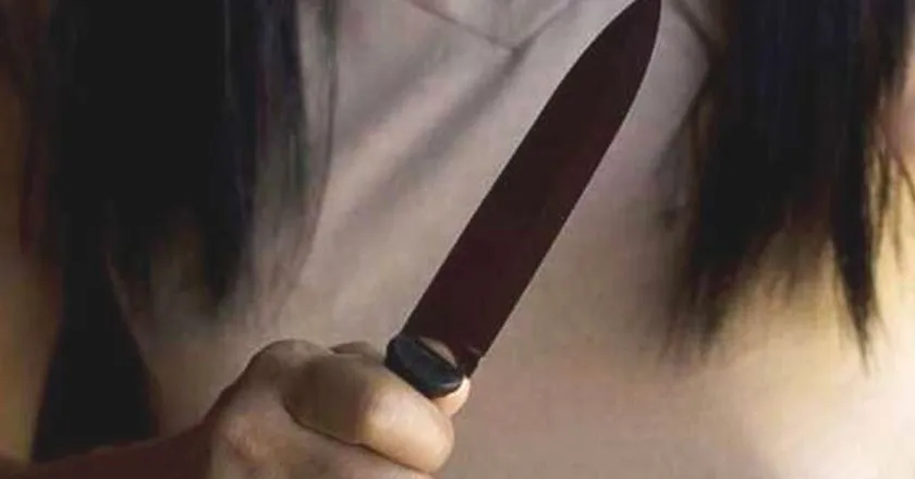 mujer.arma_.blanca-840x440