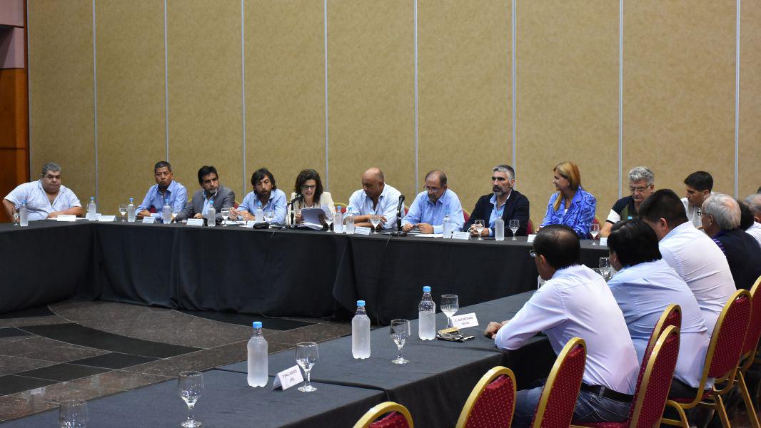 11023-el-gobierno-propone-un-16-de-aumento-para-los-empleados-publicos-provinciales